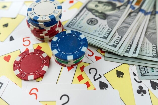 cendanatoto mobile app showing live dealer tables and sportsbook odds